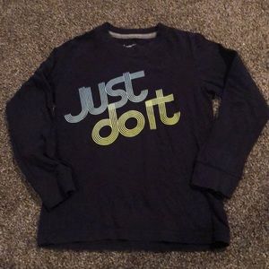 Long sleeve navy blue nike T-shirt